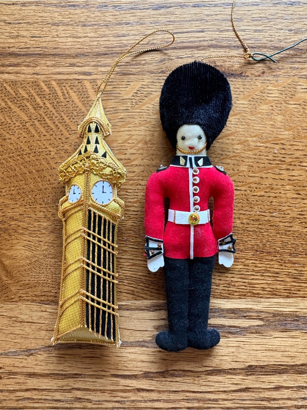VTG St. Nicolas Christmas British Guard in Red and Black and Big Ben ornaments